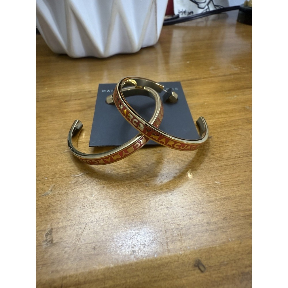 Marc By Marc Jacobs Hoop Earrings Gold Tone Classic Round Huggie Loop Designer - Picture 2 of 4